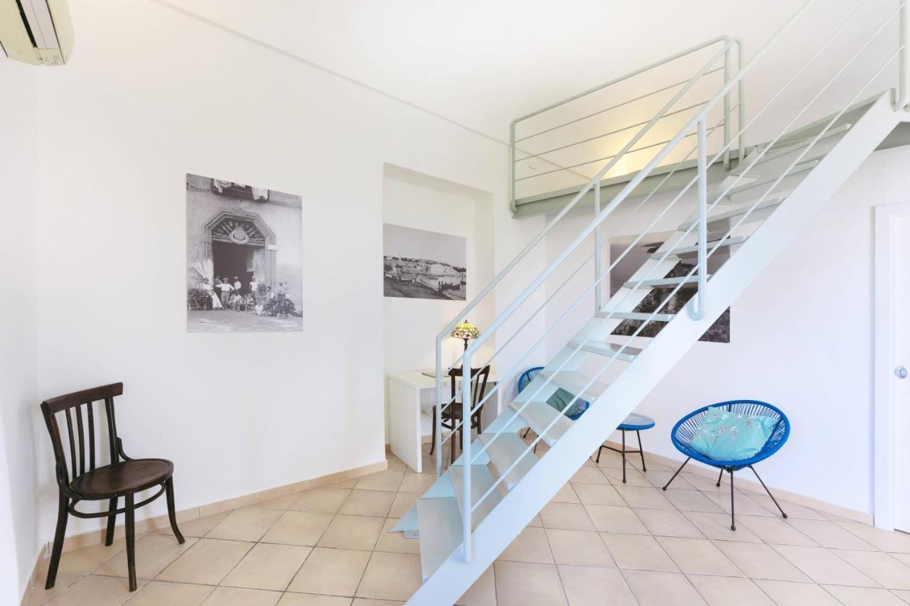 Palazzo Attila - Gioia Apartments Procida Ngoại thất bức ảnh