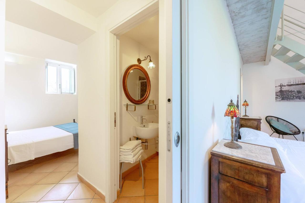 Palazzo Attila - Gioia Apartments Procida Ngoại thất bức ảnh