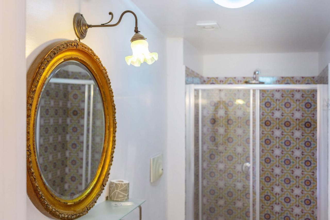 Palazzo Attila - Gioia Apartments Procida Ngoại thất bức ảnh