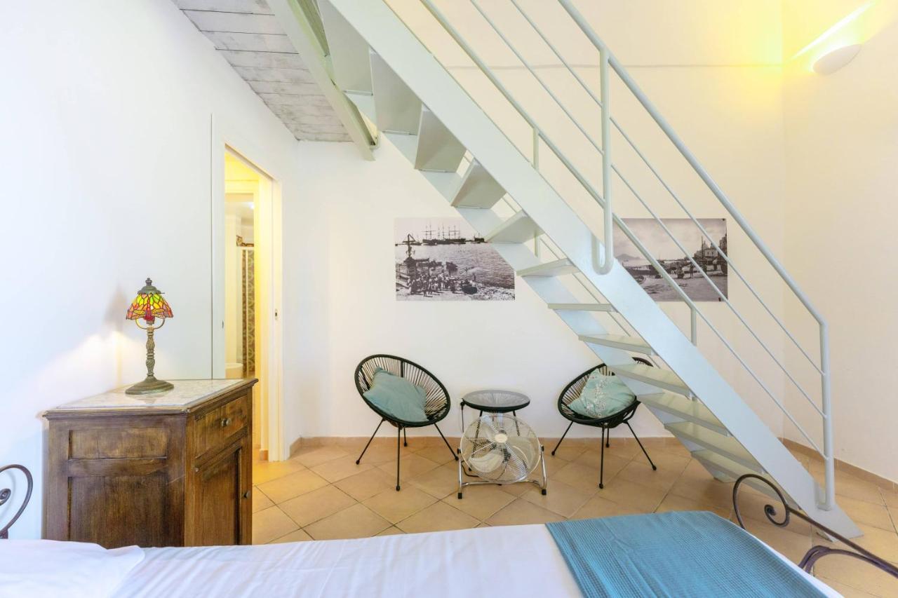 Palazzo Attila - Gioia Apartments Procida Ngoại thất bức ảnh